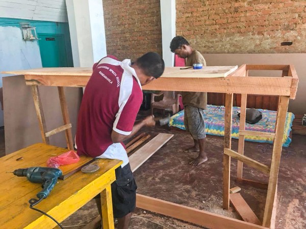 Say rượu, cặp đôi vung tiền mua cả khách sạn rồi hối hận xanh ruột ảnh 2