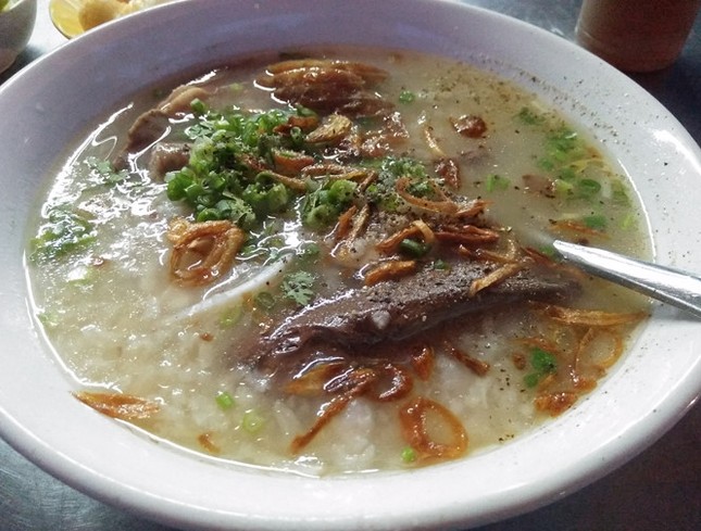 Cháo lòng "cô chảnh" 36 năm ở Sài Gòn ảnh 3