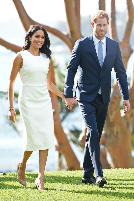 Công nương Meghan Markle diện đầm trắng thanh lịch sau khi công bố mang thai ảnh 2