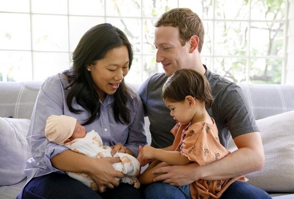 Con gái ông chủ Facebook tưởng cha mình làm việc tại... hiệu sách ảnh 1