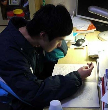 Ăn mì gói mỗi ngày, nam sinh 18 tuổi qua đời vì ung thư dạ dày ảnh 2