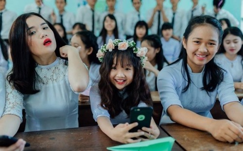 Thiếu nữ 19 tuổi bị nhầm là trẻ con mẫu giáo vì quá “thấp bé nhẹ cân” ảnh 1