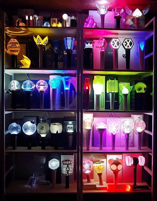 Cùng trang trí lightstick, nhóm khác được khen hết lời mà đến BTS thì cạn lời ảnh 2
