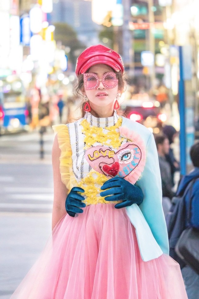 Lần đầu tham dự "Seoul Fashion Week", Thiên Nga "The Face" được xuất hiện trên Instagram của Vogue ảnh 2