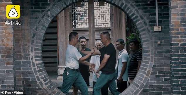 Ngôi làng nơi tất cả người dân cùng luyện “kungfu” ảnh 1