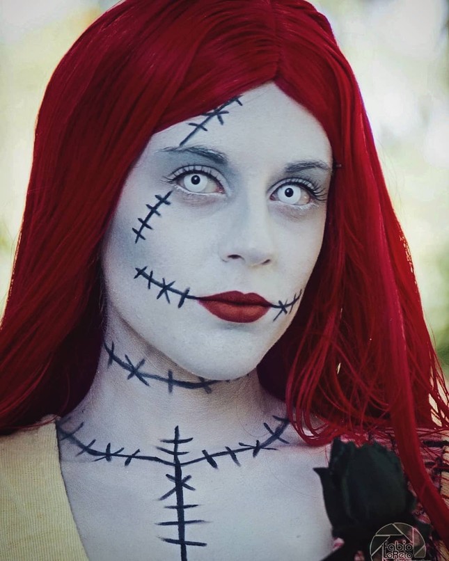 Những xu hướng make-up "chất lừ" giúp bạn nổi bật trong đêm Halloween ảnh 2
