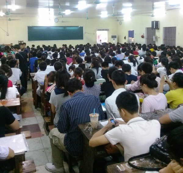 Tuyển sinh vào lớp 10 THPT tại Hà Nội: Teen sốt sắng học thêm vì môn thi thứ tư ảnh 1