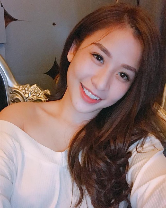 Nhan sắc nghiêng nước nghiêng thành của cặp đôi đồng tính nữ gây "bão" mạng xã hội ảnh 3