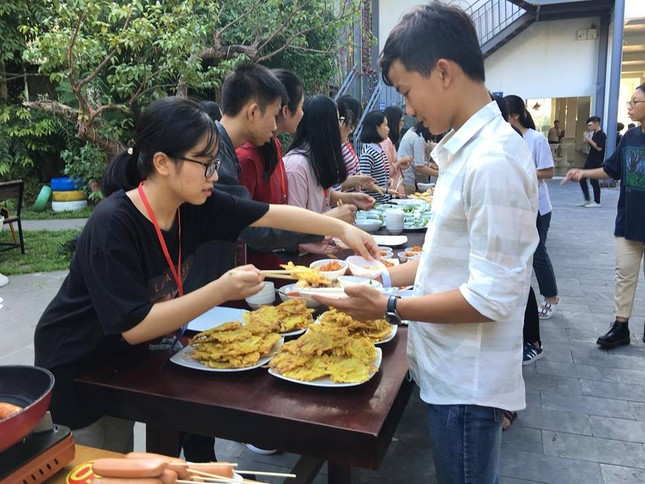 Teen THPT Phan Bội Châu (Vinh) "lên lịch" trải nghiệm lịch sử Nga trong dạ hội hoành tráng ảnh 7