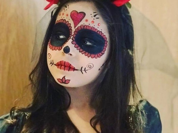 Halloween chẳng biết làm sao cho "độc lạ"? Học ngay những mẫu hóa trang sau đây! ảnh 5