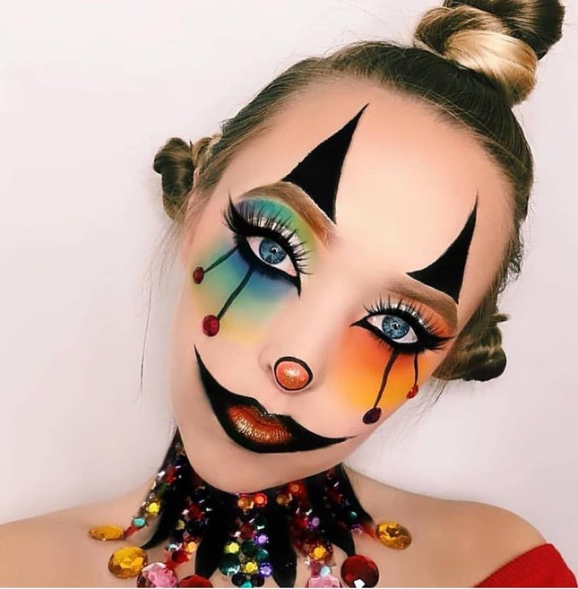 Halloween chẳng biết làm sao cho "độc lạ"? Học ngay những mẫu hóa trang sau đây! ảnh 8