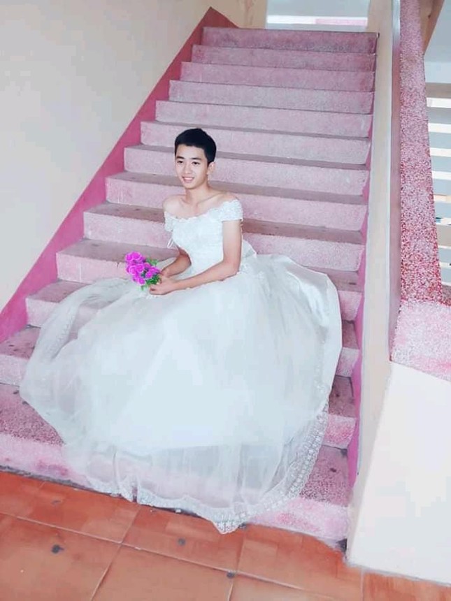 Khi nam sinh "chuẩn men" diện váy cưới chụp ảnh... ảnh 1