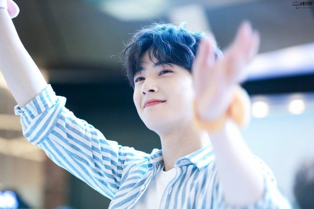 Cha Eun Woo (ASTRO) cực điển trai trong loạt ảnh nhá hàng phim mới ảnh 1