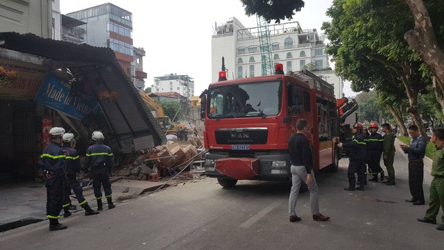 Hà Nội: Sập tường nhà gần hồ Hoàn Kiếm, hàng trăm người hoảng loạn ảnh 5