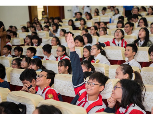 Teen Hà Nội học cách "nghĩ trước khi chia sẻ" trên mạng xã hội ảnh 1