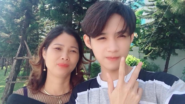 Xuất hiện vỏn vẹn 7 giây trên sóng truyền hình, cậu bạn 2K bất ngờ nổi tiếng vì quá điển trai! ảnh 5
