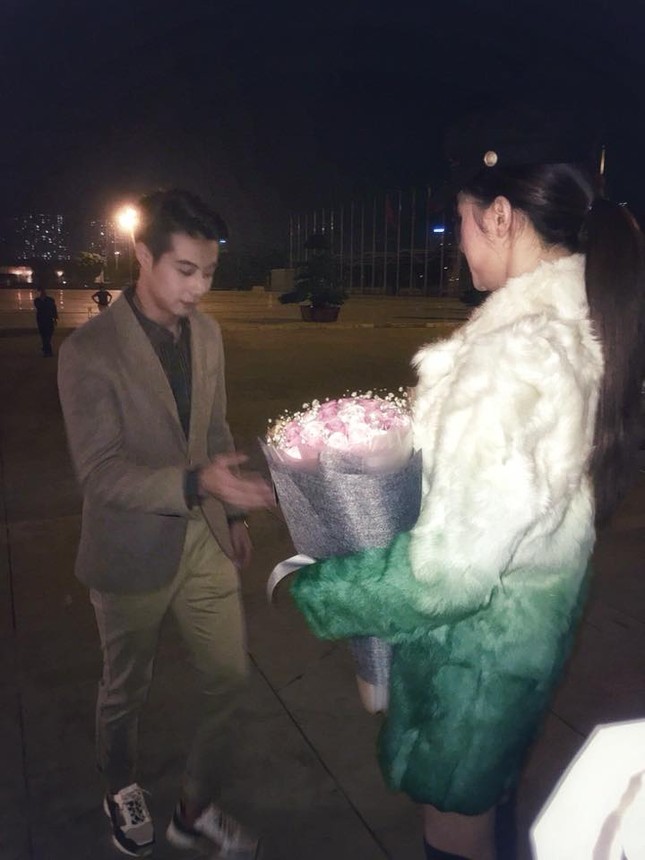 Hoa hậu Hương Giang lên tiếng trước những hình ảnh được bạn trai bất ngờ cầu hôn ảnh 1