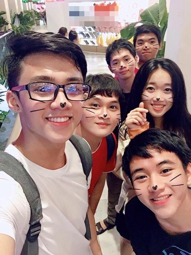 Nam sinh Học viện Hàng không đi hiến máu chỉ cần cười tươi cũng khiến nhiều cô gái "si mê" ảnh 5