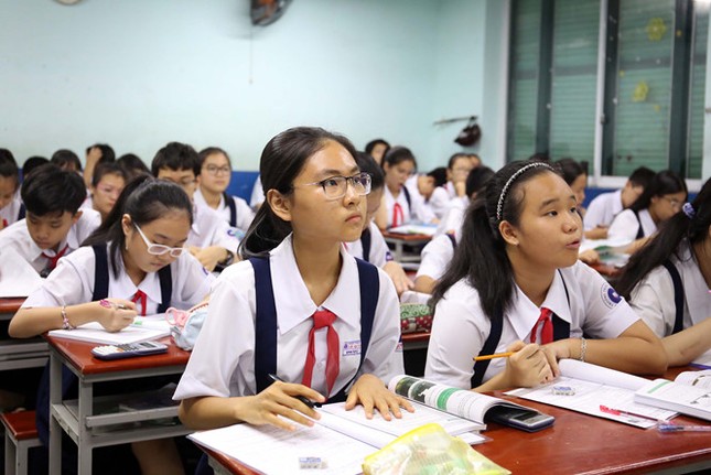 Miễn học phí THCS sẽ thực hiện theo lộ trình ảnh 1