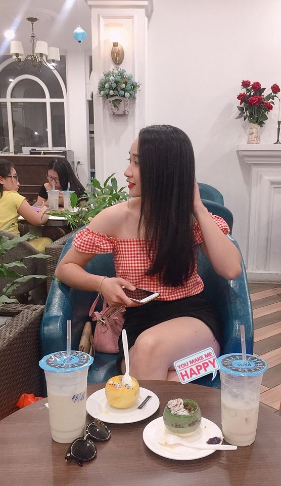 Cô giáo tiểu học gây sốt cộng đồng mạng vì… quá xinh đẹp ảnh 6