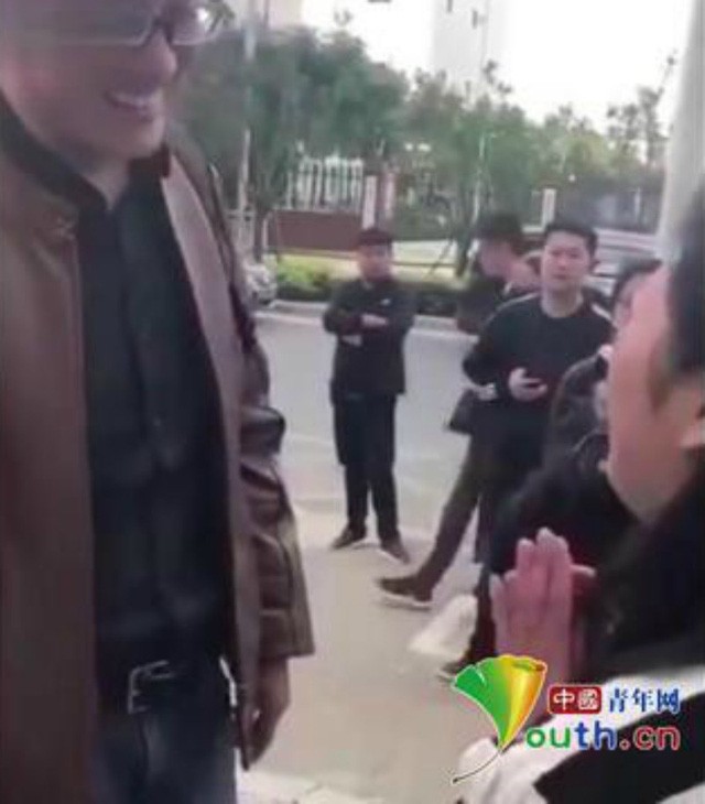 Làm mất máy trợ thính gần 1 tỷ đồng, cậu bé 3 tuổi khiến cả thành phố nháo nhào đi tìm ảnh 4