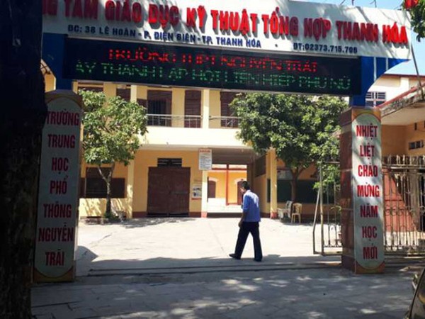 Vụ 7 học sinh bị đuổi học vì xúc phạm thầy cô trên facebook: Thu hồi các quyết định kỷ luật ảnh 3
