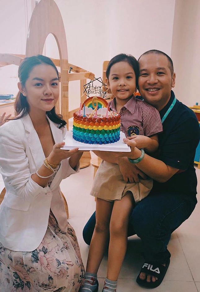 Sau những ồn ào, Phạm Quỳnh Anh xuất hiện bên cạnh Quang Huy mừng sinh nhật con gái ảnh 1