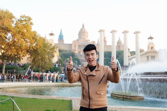 Đan Trường cảm động vì khán giả châu Âu đã lái xe hàng trăm km đến xem anh diễn ảnh 3