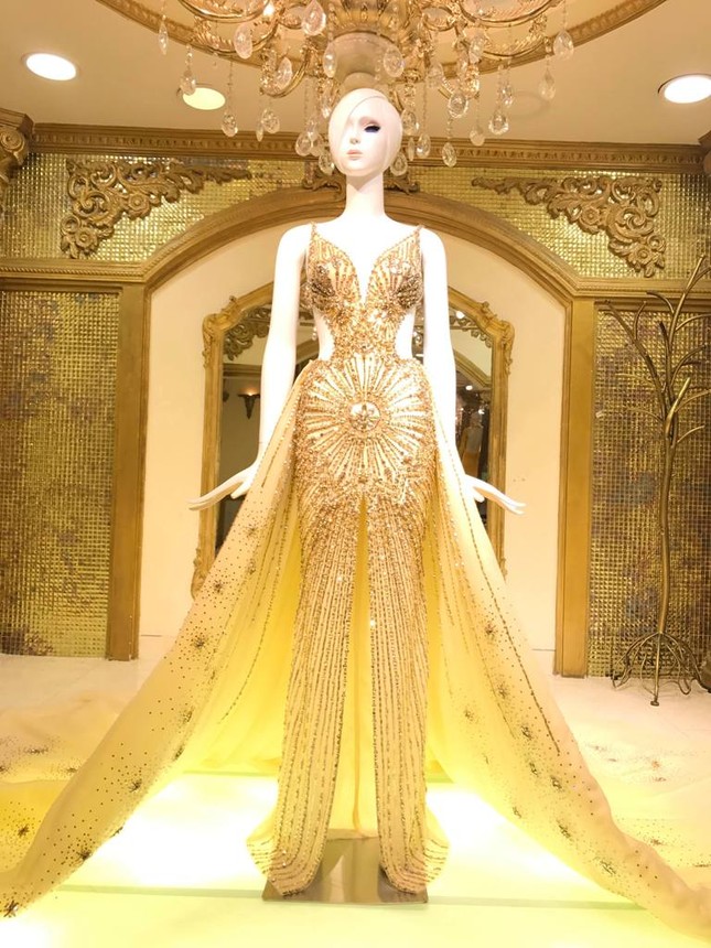 Hé lộ chiếc đầm dạ hội của Nguyễn Phương Khánh trước thềm chung kết "Miss Earth 2018" ảnh 2