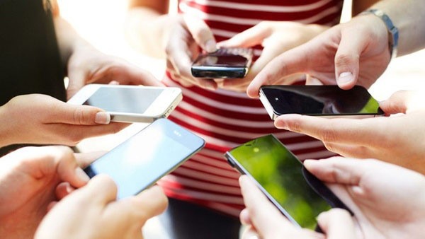Giáo viên xem tin nhắn Facebook của học sinh là vi phạm pháp luật ảnh 2
