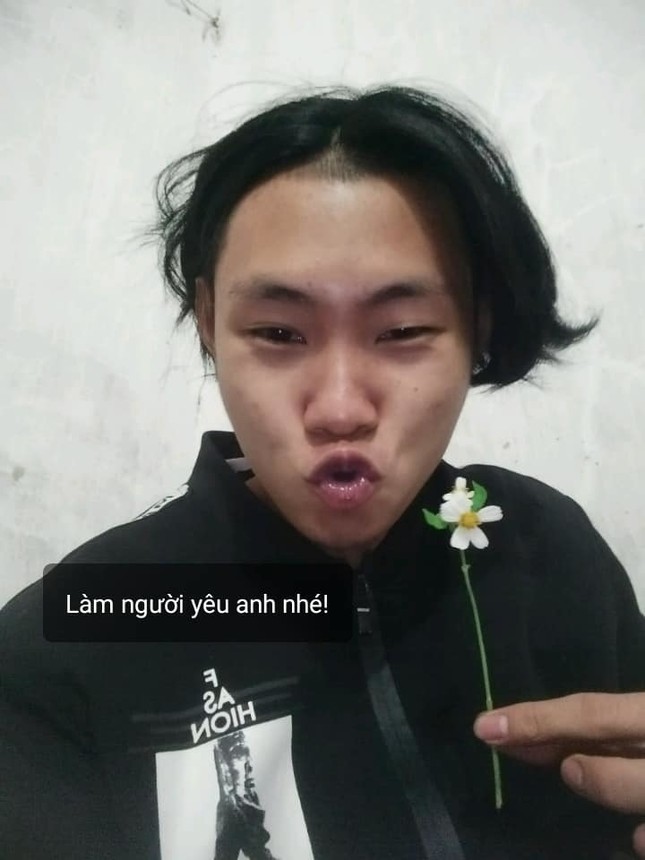 Bộ ảnh tạm biệt bộ tóc "quý tộc” của thanh niên sắp đi nghĩa vụ khiến dân mạng phì cười ảnh 3