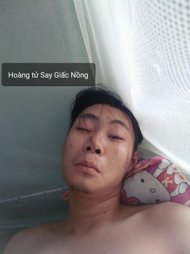 Bộ ảnh tạm biệt bộ tóc "quý tộc” của thanh niên sắp đi nghĩa vụ khiến dân mạng phì cười ảnh 8
