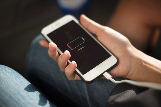 Đâu là nguyên nhân khiến cho thời lượng pin trên Smartphone ngày một thấp? ảnh 3