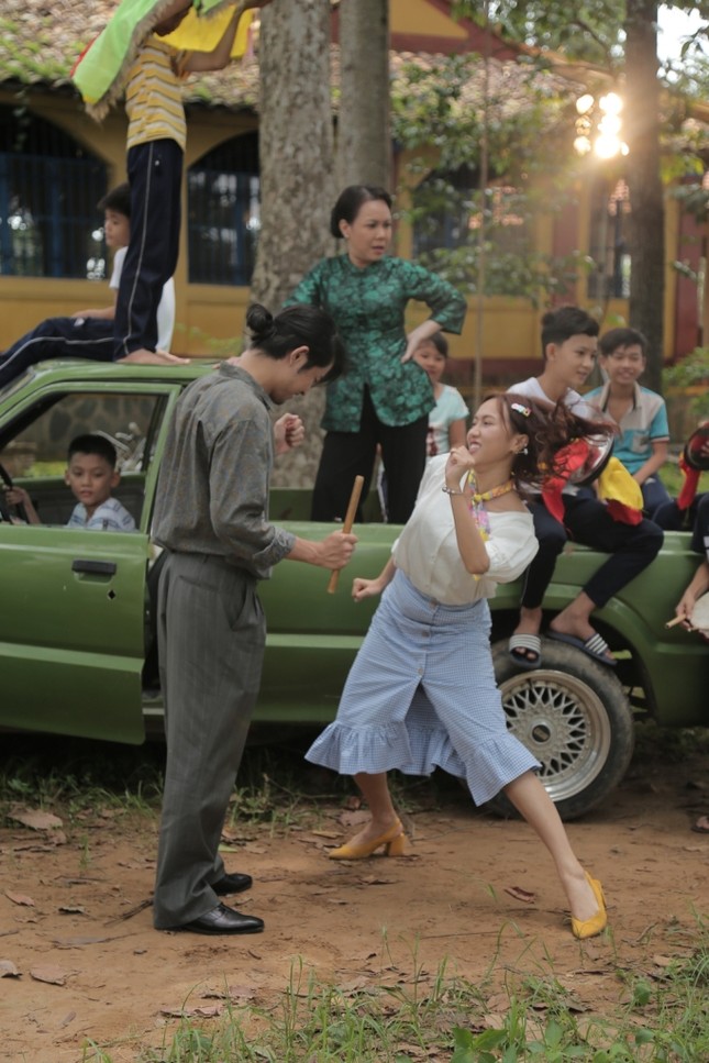 Ngọc Trinh: “Không cần đóng hài, người ta cũng đã cười tôi nhà quê hoặc… ngớ ngẩn” ảnh 4