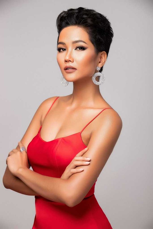 Ngắm nhìn nhan sắc xinh đẹp của Hoa hậu H’Hen Niê trước thềm "Miss Universe 2018" ảnh 2