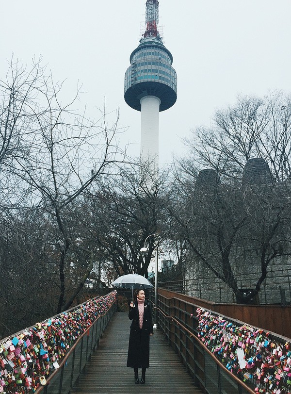 Lại xuất hiện dòng chữ tiếng Việt tại tháp Namsan, Hàn Quốc khiến dân mạng bức xúc ảnh 1