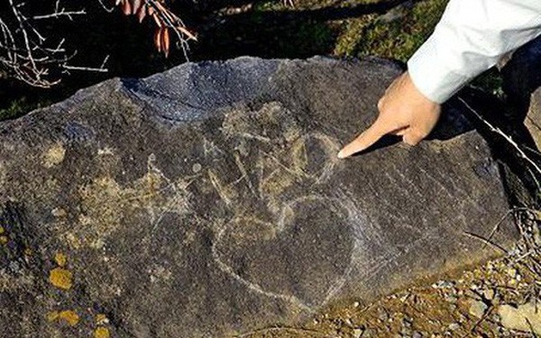 Lại xuất hiện dòng chữ tiếng Việt tại tháp Namsan, Hàn Quốc khiến dân mạng bức xúc ảnh 5