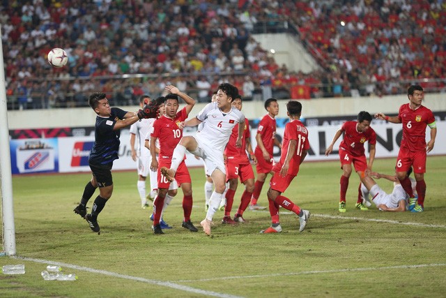 Lào 0-3 Việt Nam: Công Phượng, Quang Hải lập công ảnh 4