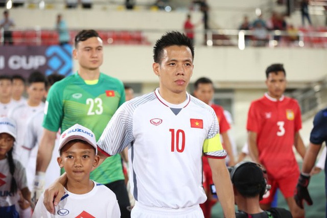 Lào 0-3 Việt Nam: Công Phượng, Quang Hải lập công ảnh 9