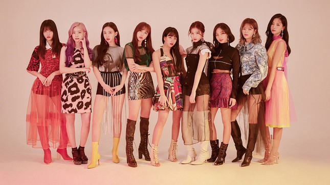 BXH thương hiệu nhóm nhạc nữ tháng 11: IZ*ONE "bứt phá" cùng TWICE, BLACKPINK chốt TOP3 ảnh 1