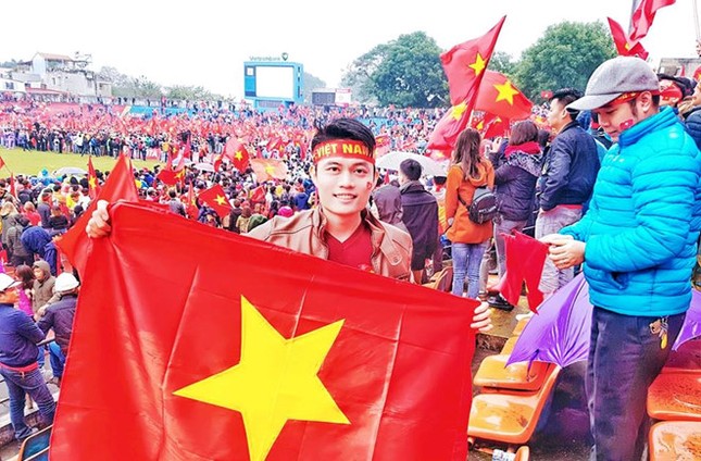 Thầy giáo Hải Phòng dùng tên Quang Hải, Tiến Dũng làm mã đề thi Vật lý ảnh 2