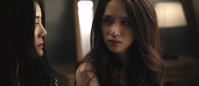 Cư dân mạng "bất bình" thay Hoa hậu Hương Giang vì ghen quá "chanh sả" trong MV mới ảnh 3