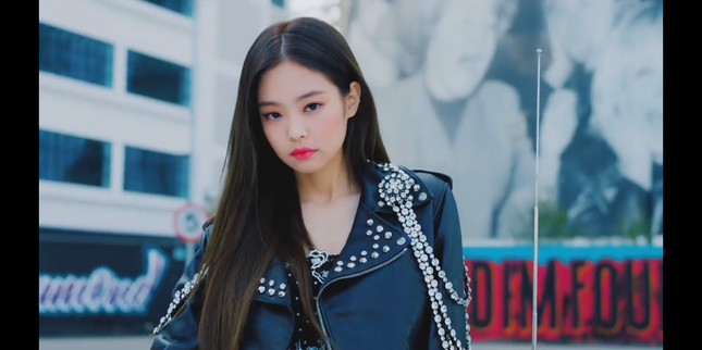 Ngắm nhan sắc Jennie trong "SOLO", fan chỉ biết kêu lên: "Truyền thái y!" ảnh 1