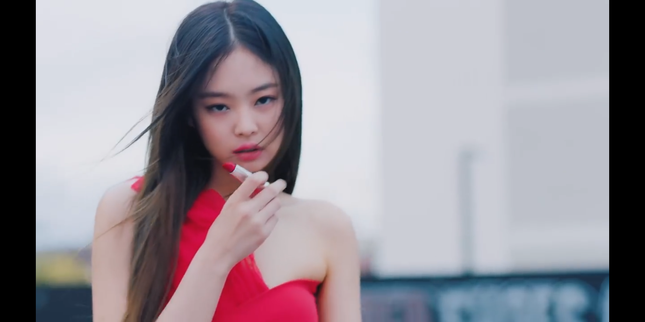 Ngắm nhan sắc Jennie trong "SOLO", fan chỉ biết kêu lên: "Truyền thái y!" ảnh 8