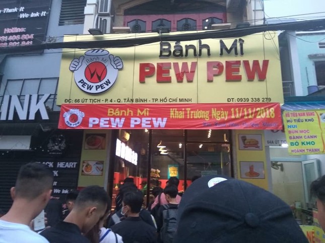 Pew Pew "debut" với vai trò ông chủ hàng bánh mì, dàn Hot Streamer nô nức đến ủng hộ ảnh 1