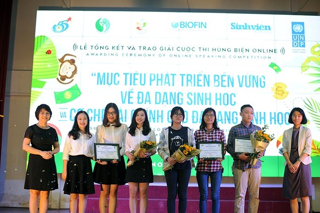 Trao giải cuộc thi "Hùng biện Online”: Nữ sinh viên giành chiến thắng áp đảo ảnh 2