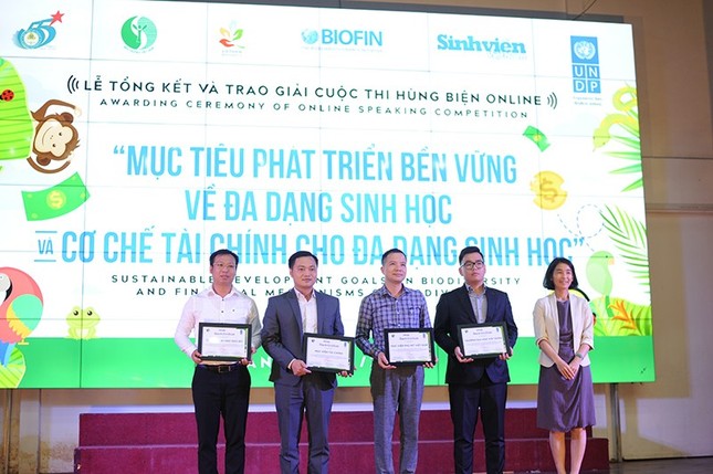 Trao giải cuộc thi "Hùng biện Online”: Nữ sinh viên giành chiến thắng áp đảo ảnh 4