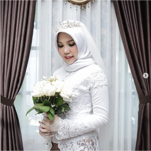 Cô gái một mình làm hôn lễ, hoàn thành tâm nguyện của bạn trai qua đời trong vụ rơi máy bay ảnh 2