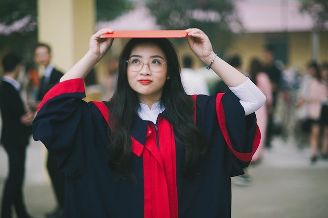"Đau bụng" với nữ sinh có bộ ảnh "lầy lội" nhất mùa kỷ yếu ảnh 5
