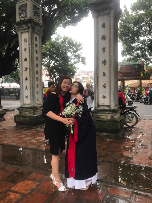 "Đau bụng" với nữ sinh có bộ ảnh "lầy lội" nhất mùa kỷ yếu ảnh 6